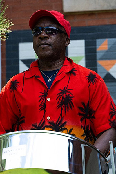 Kenn Lewis - Performer