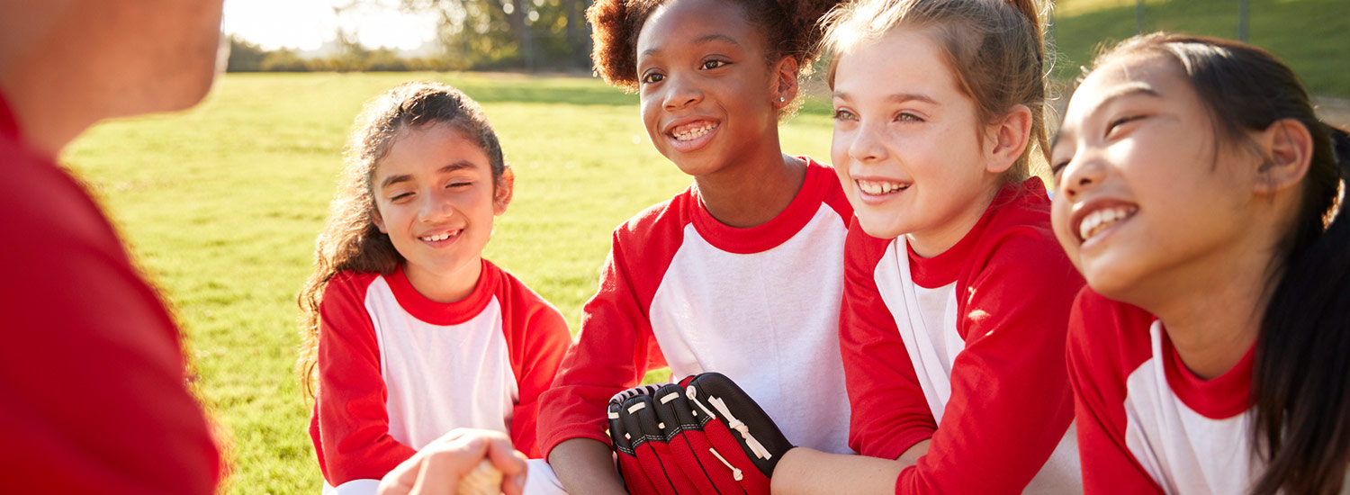 https://wwwauthoring.brampton.ca/EN/residents/Recreation/PublishingImages/HomeSlides/girls-at-bat-banner.jpg
